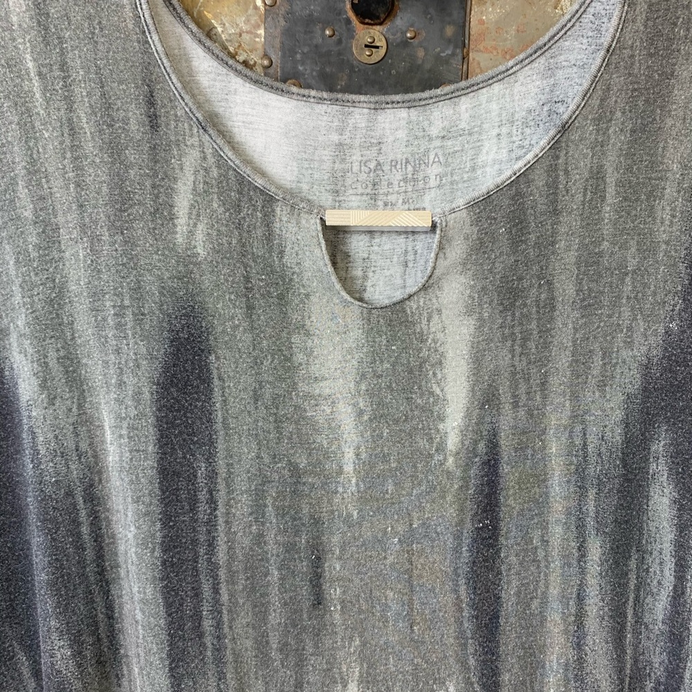 Lisa Rinna Collection M Grey Top - Picture 4 of 4